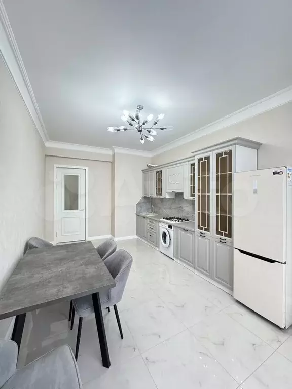 1-к. квартира, 60 м, 5/10 эт. - Фото 1