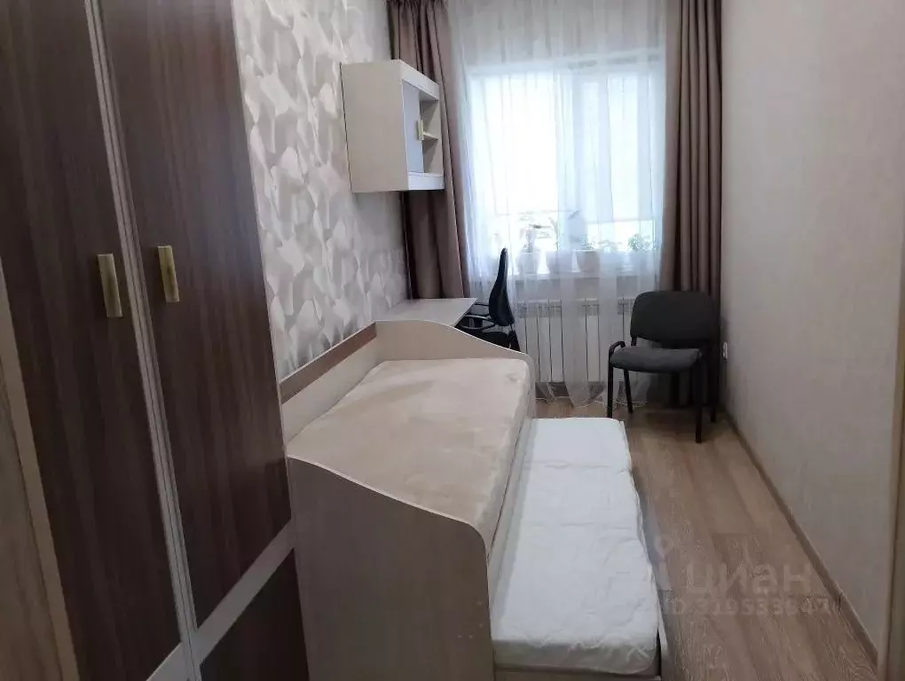 3-к кв. Воронежская область, Павловск ул. Докучаева, 24 (70.0 м) - Фото 1