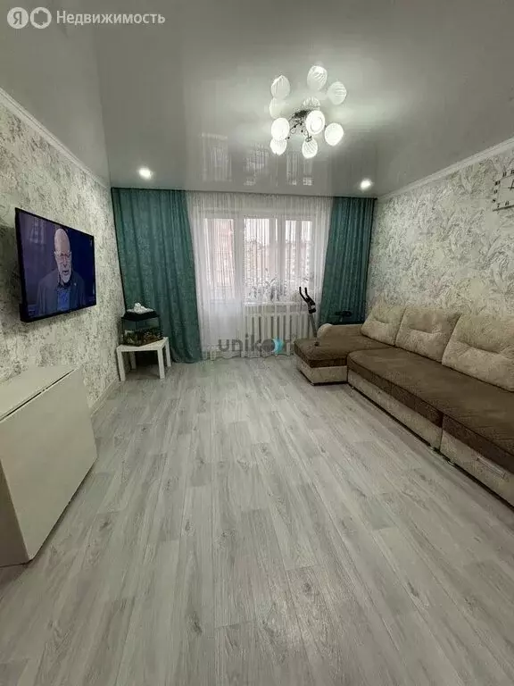 3-комнатная квартира: Туймазы, улица Луначарского, 30А (61.8 м) - Фото 1