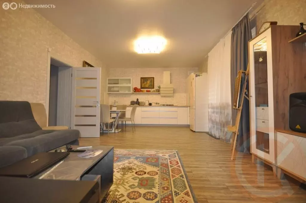 Дом в Заозёрное, Каламитская улица, 23 (200 м) - Фото 1