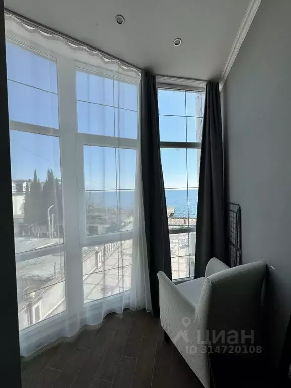 3-к кв. Крым, Алушта ул. Набережная, 16И (52.4 м) - Фото 0