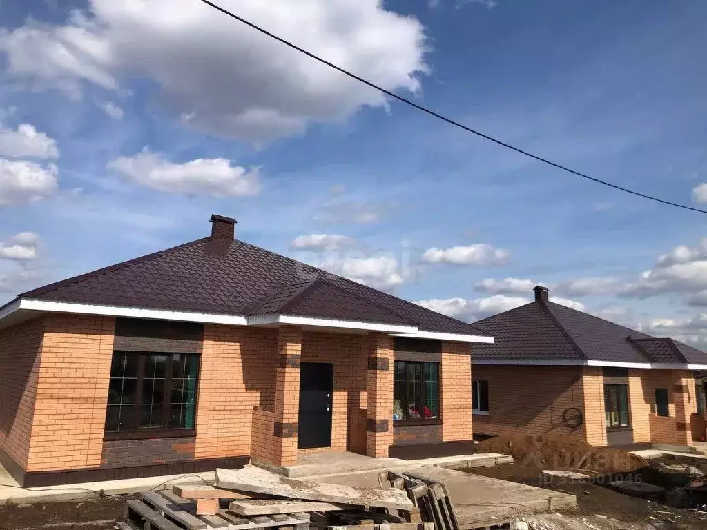 Дом в Башкортостан, Уфимский район, Русско-Юрмашский сельсовет, с. ... - Фото 1