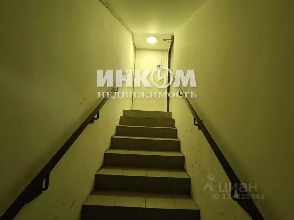 Помещение свободного назначения в Москва ул. Чароитовая, 1к4 (5 м) - Фото 1