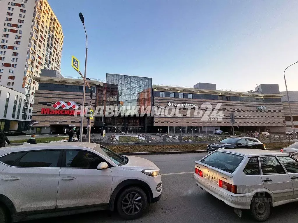 Торговая площадь в Свердловская область, Екатеринбург ул. Тверитина, ... - Фото 0