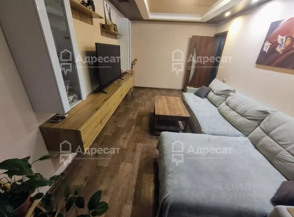 3-к кв. Волгоградская область, Волгоград ул. Фадеева, 49 (61.8 м) - Фото 0