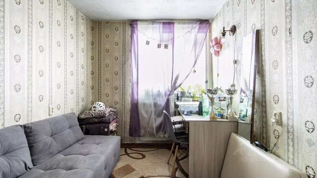 2-к кв. Тюменская область, Тюмень Карская ул., 23 (40.0 м) - Фото 0