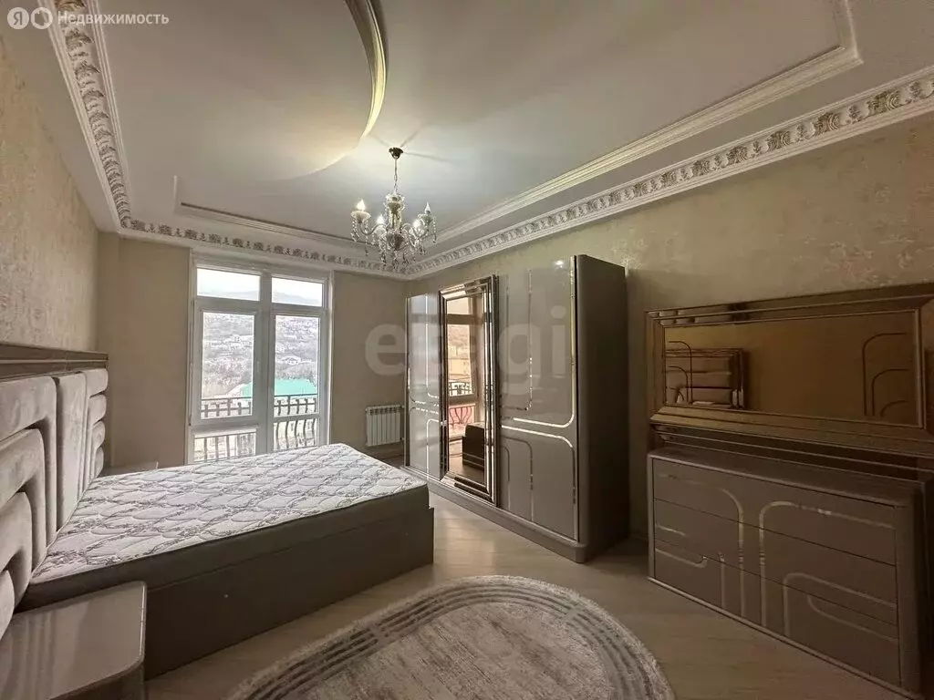 3-комнатная квартира: Махачкала, улица Азиза Алиева, 18 (116 м) - Фото 2