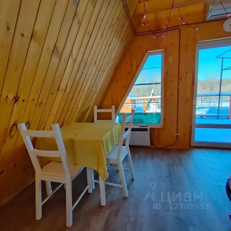 Дом в Оренбургская область, Бузулукский район, с. Сухоречка ... - Фото 1