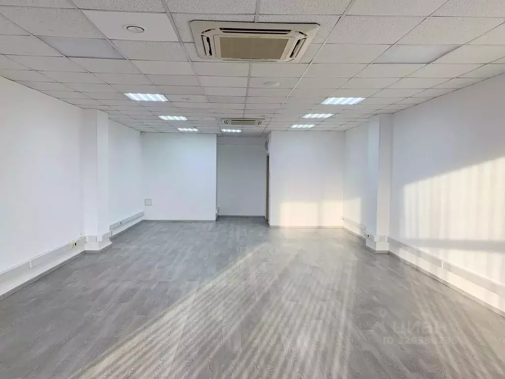 Офис в Омская область, Омск ул. Гагарина, 14 (370 м) - Фото 2