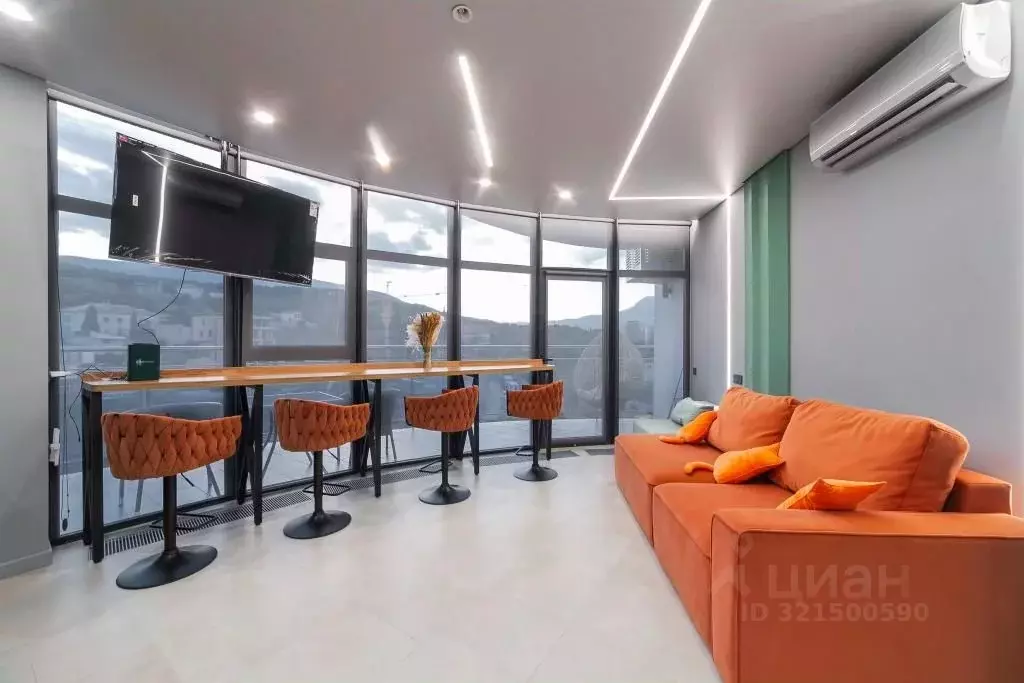 2-к кв. Крым, Алушта ул. Западная, 4к3 (62.0 м) - Фото 1