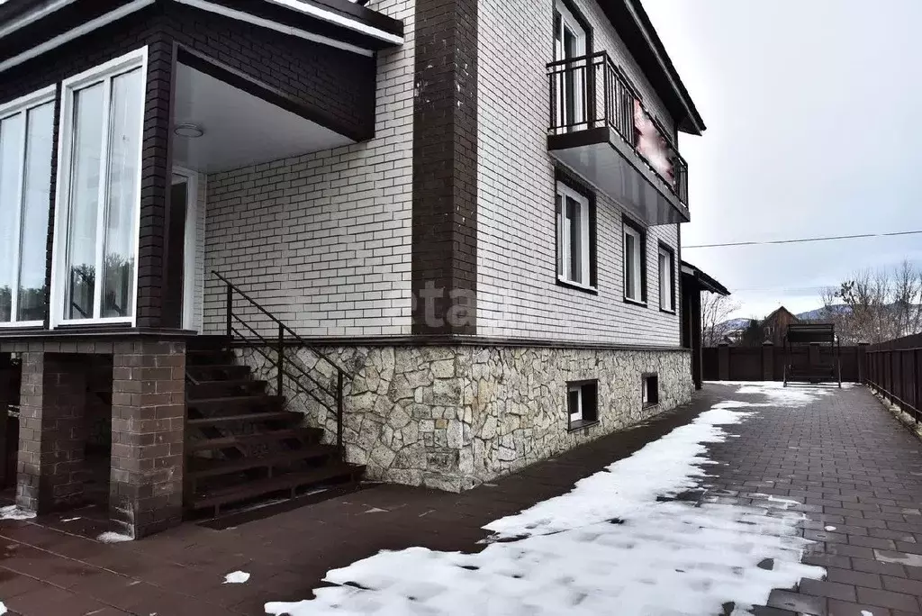 Дом в Алтайский край, Белокуриха ул. Огородная, 11 (200 м) - Фото 0