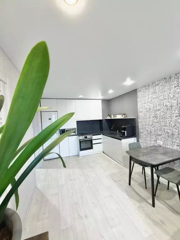 2-к кв. Кировская область, Киров Заводская ул., 6к1 (40.3 м) - Фото 2