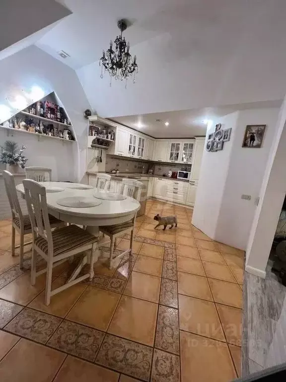 5-к кв. Татарстан, Набережные Челны ул. Шамиля Усманова, 44А (220.0 м) - Фото 1