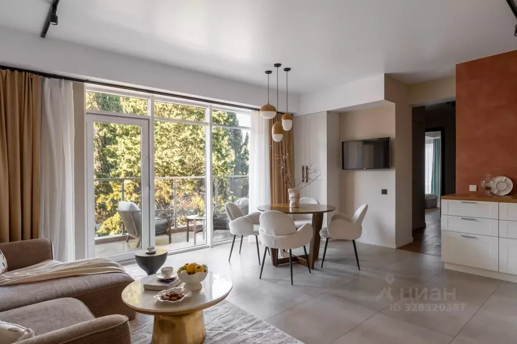 3-к кв. Краснодарский край, Сочи Светлана мкр, ул. Гагринская, 3/8 ... - Фото 2