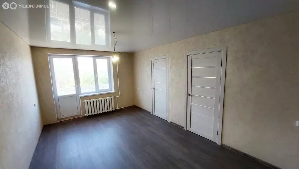 Квартира-студия: Темрюк, улица Ленина, 63 (61 м) - Фото 1