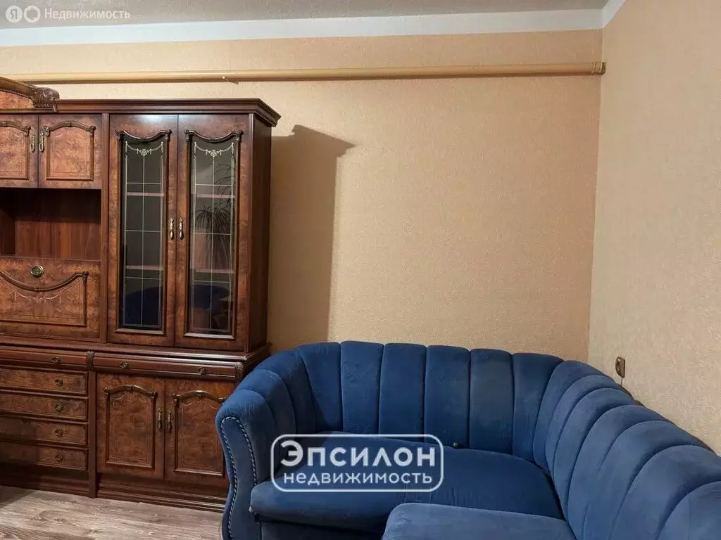 3-комнатная квартира: Курск, улица Крюкова, 16 (58.3 м) - Фото 2