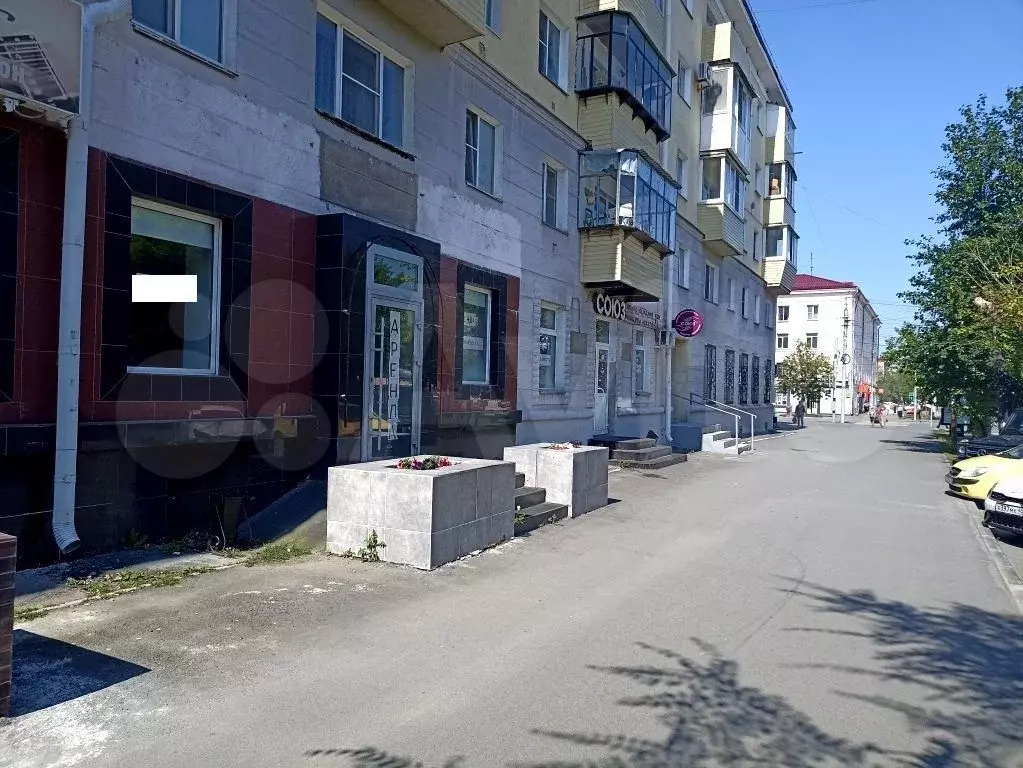 Аренда Офис/Торговое 84.1 м Курган Мяготина - Фото 1
