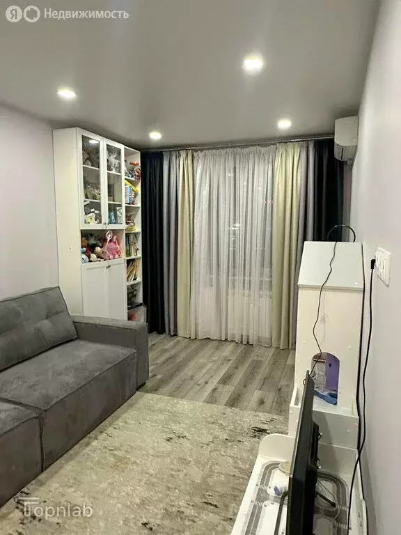 3-комнатная квартира: Санкт-Петербург, Гаккелевская улица, 18к1 (70 м) - Фото 1