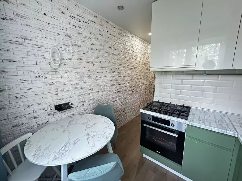 2-к. квартира, 42,7 м, 5/5 эт. - Фото 1
