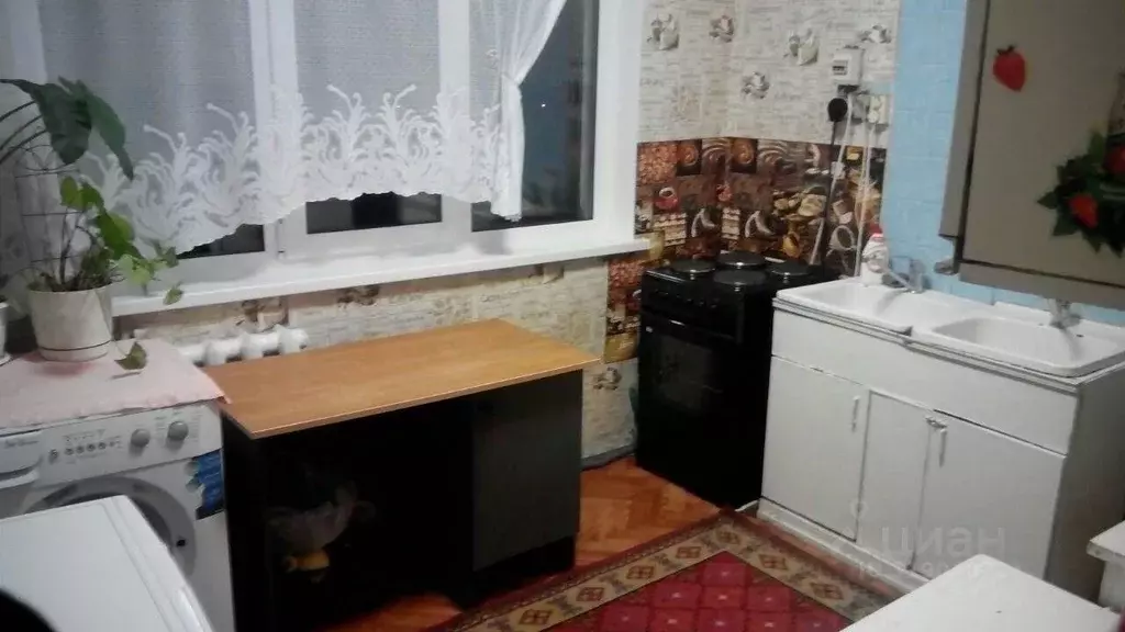 Комната Омская область, Омск ул. Декабристов, 108 (17.5 м) - Фото 0