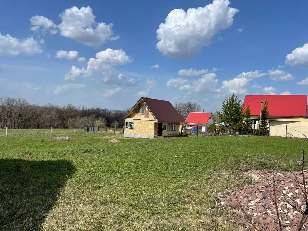 Дом в Башкортостан, Иглинский район, Уктеевский сельсовет, с. ... - Фото 1