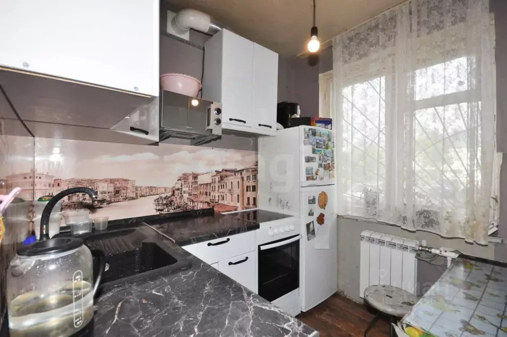 3-к кв. Сахалинская область, Южно-Сахалинск просп. Мира, 393Б (47.0 м) - Фото 1