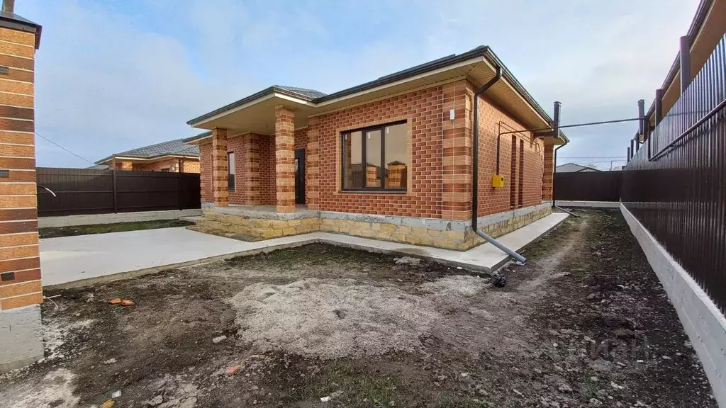 Дом в Ставропольский край, Михайловск Шпаковский район, ул. Анатолия ... - Фото 1