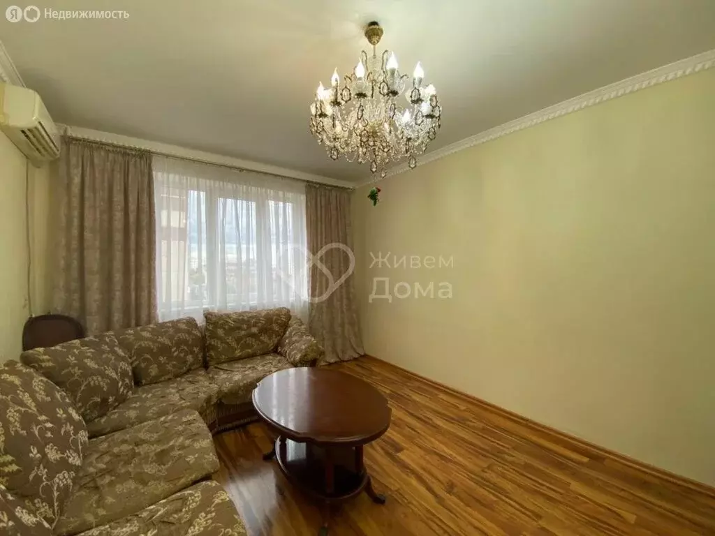 3-комнатная квартира: Волгоград, улица Хользунова, 36/4 (69.7 м) - Фото 1