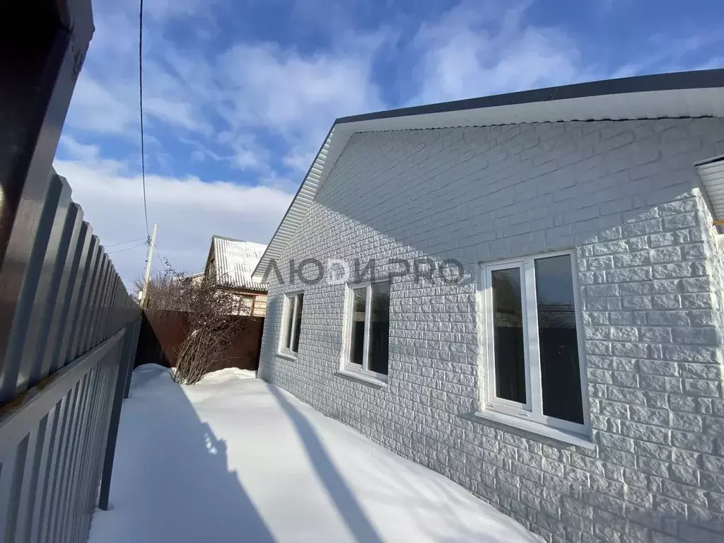 Дом в Саратовская область, Энгельсский район, Красноярское ... - Фото 1