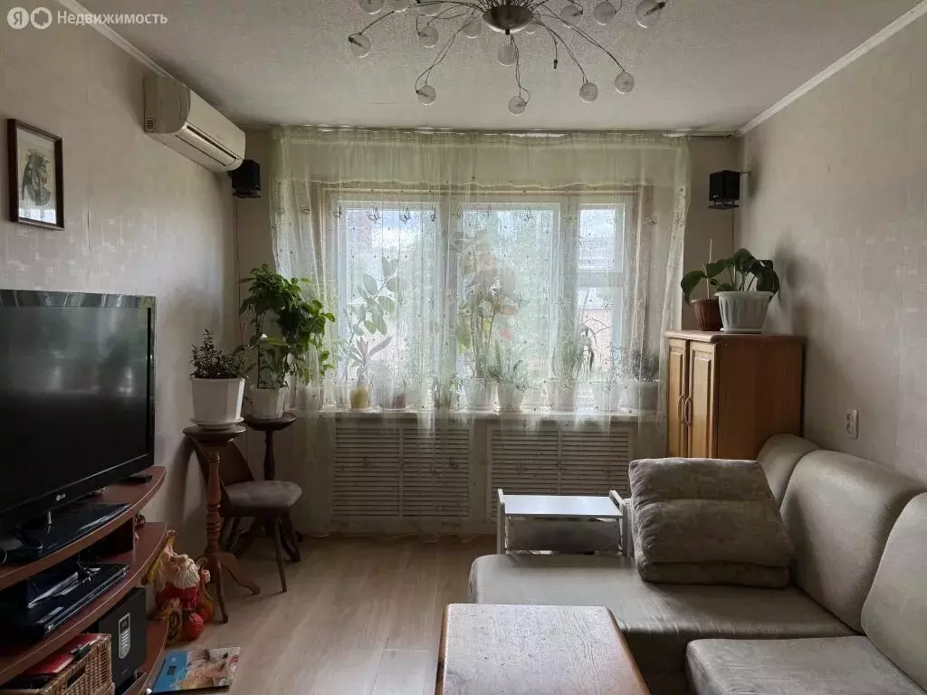 3-комнатная квартира: Киров, улица Свободы, 13 (63.4 м) - Фото 1