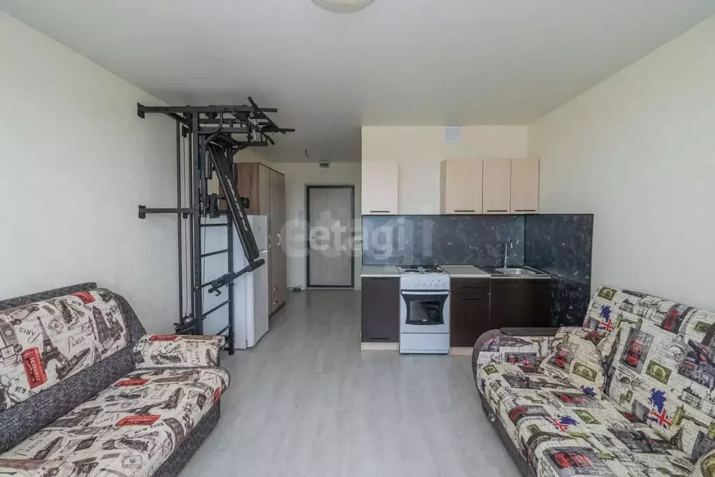 Студия Тюменская область, Тюмень ул. Тимофея Чаркова, 28 (24.7 м) - Фото 1