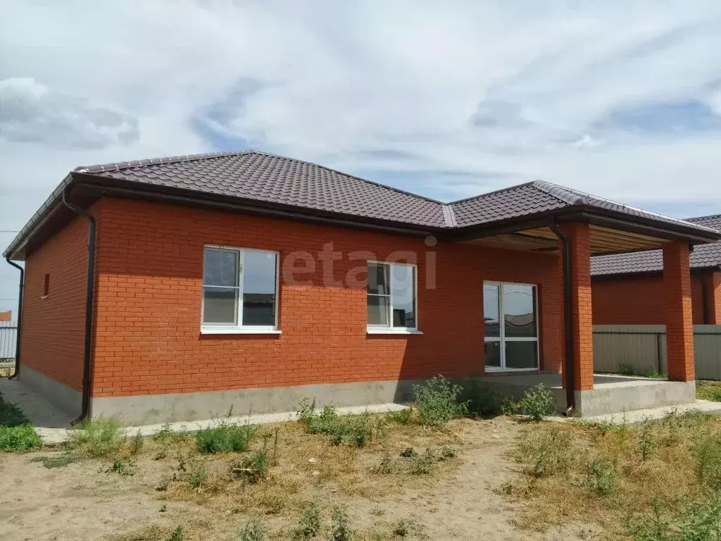 Дом в Астраханская область, Приволжский район, с. Началово ул. А. ... - Фото 2