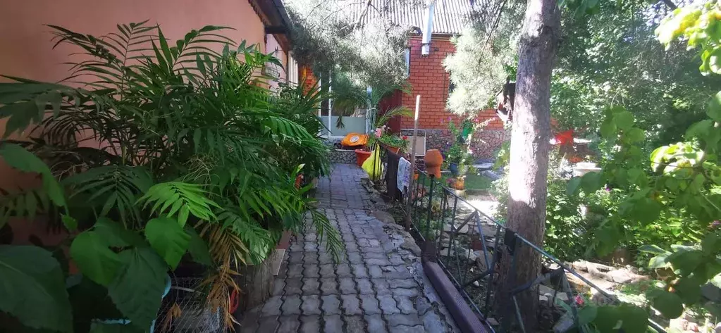 Дом в Волгоградская область, Волжский Труд ДНТ, ул. Сургучевка (85 м) - Фото 1