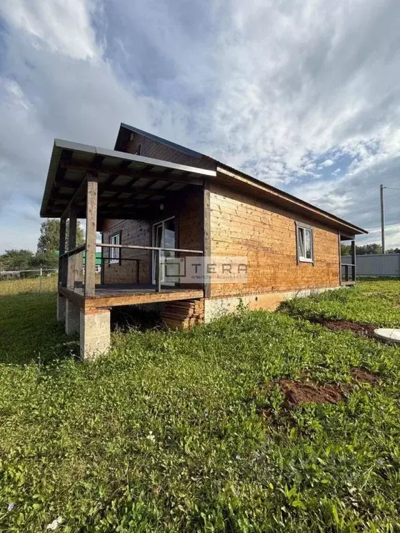 Дом в Башкортостан, Иглинский район, Балтийский сельсовет, с. Балтика ... - Фото 1