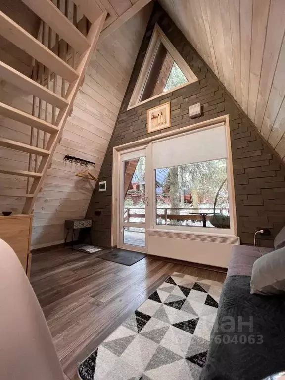 Дом в Карачаево-Черкесия, Зеленчукский район, с. Архыз  (25 м) - Фото 1
