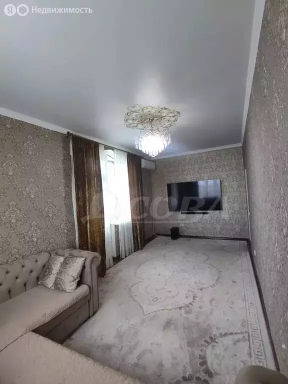 3-комнатная квартира: Махачкала, улица Кадиева, 21А (72.1 м) - Фото 1