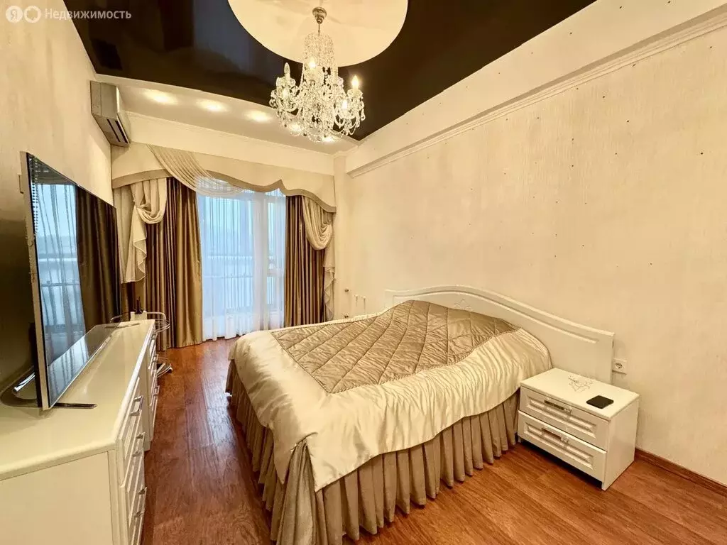 2-комнатная квартира: Ялта, Загородная улица, 17Б (100 м) - Фото 1
