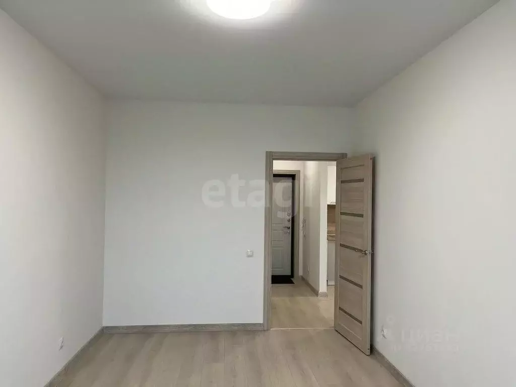 3-к кв. Тюменская область, Тюмень ул. Сергея Свиридова, 5 (65.4 м) - Фото 1