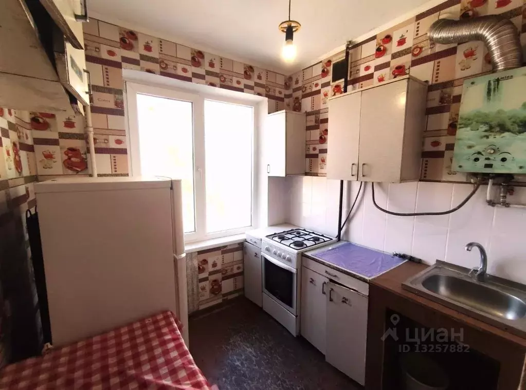 3-к кв. Крым, Керчь ул. Сергея Борзенко (47.0 м) - Фото 0