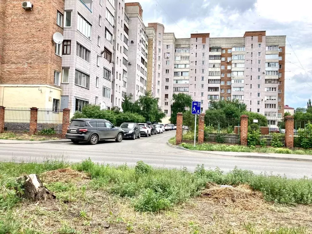 2-к кв. Омская область, Омск ул. Орджоникидзе, 83 (72.7 м) - Фото 1
