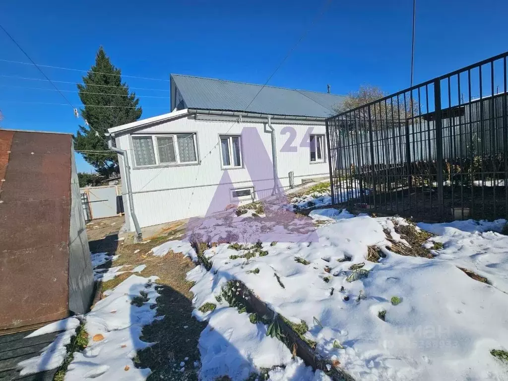 Дом в Алтайский край, Барнаул ул. Халманова, 51 (80 м) - Фото 1