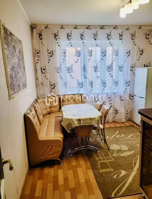 2-к кв. Белгородская область, Старый Оскол Степной мкр, 16 (62.0 м) - Фото 1