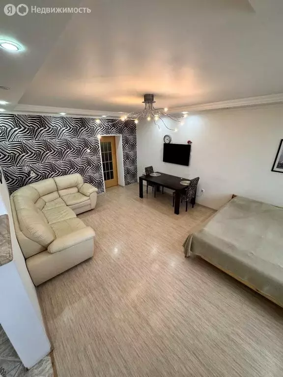 2-комнатная квартира: Омск, улица Сулеймана Стальского, 8/1 (73.4 м) - Фото 2