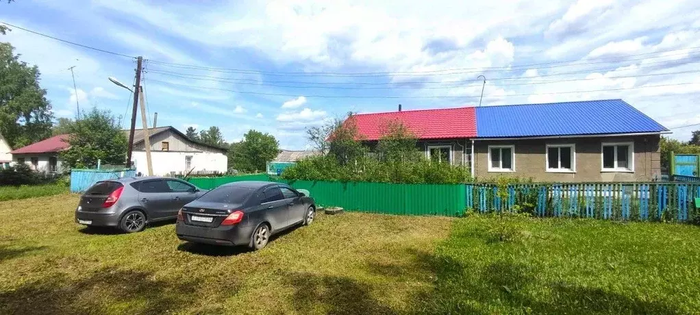 3-к кв. Омская область, Горьковский район, с. Октябрьское ул. 8 Марта, ... - Фото 0