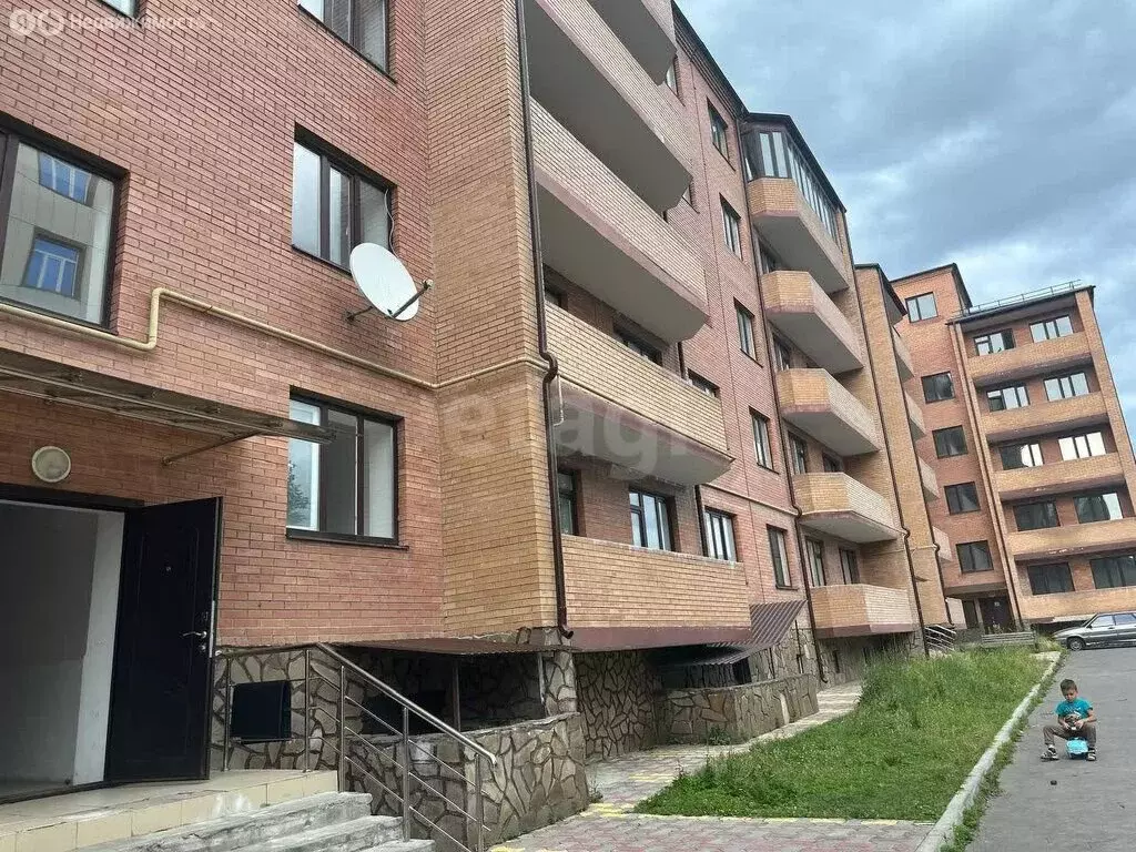 3-комнатная квартира: Магас, улица Ибрагима Дахкильгова, 1 (85 м) - Фото 1