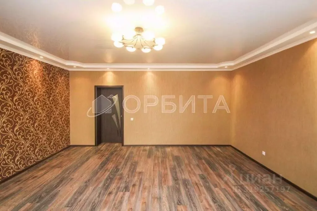 2-к кв. Тюменская область, Тюмень ул. Газовиков, 25к2 (82.2 м) - Фото 1