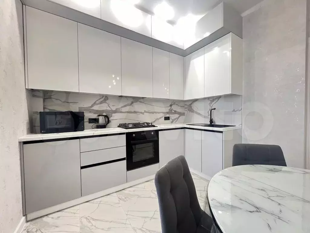 1-к. квартира, 42 м, 5/8 эт. - Фото 1