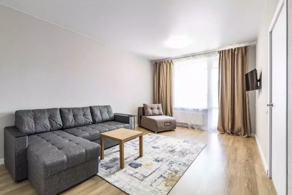 1-к кв. Свердловская область, Екатеринбург ул. Тверитина, 41 (50.0 м) - Фото 1