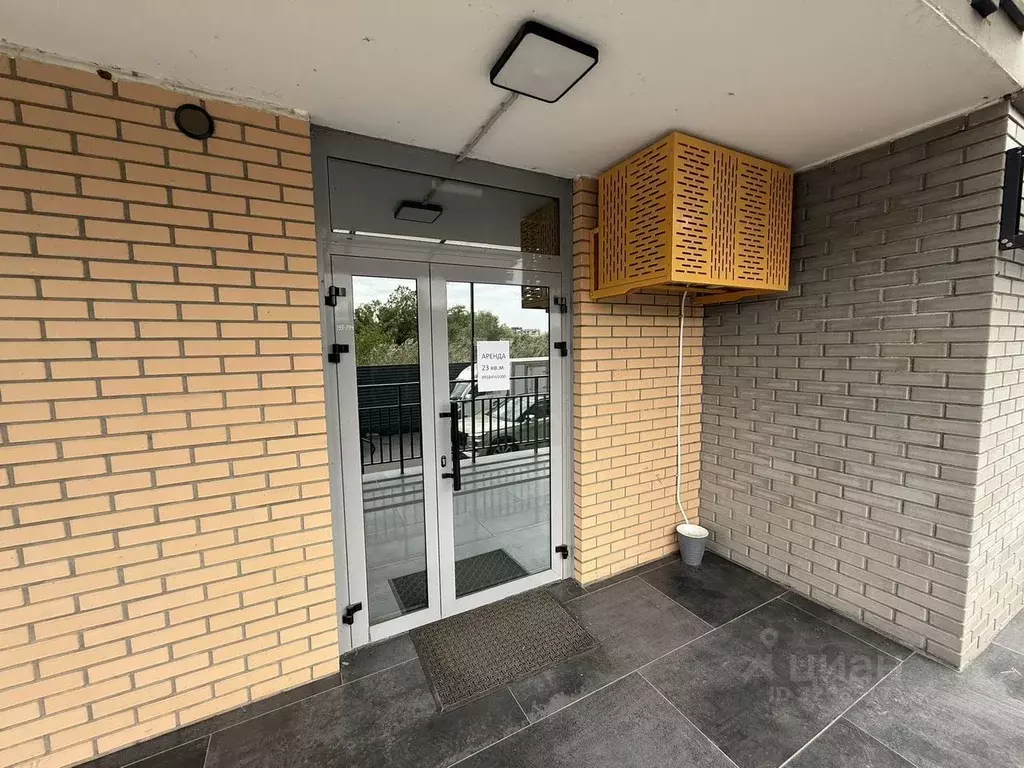 Офис в Краснодарский край, Краснодар ул. Имени В.Н. Мачуги, 166Ак1 (27 ... - Фото 1