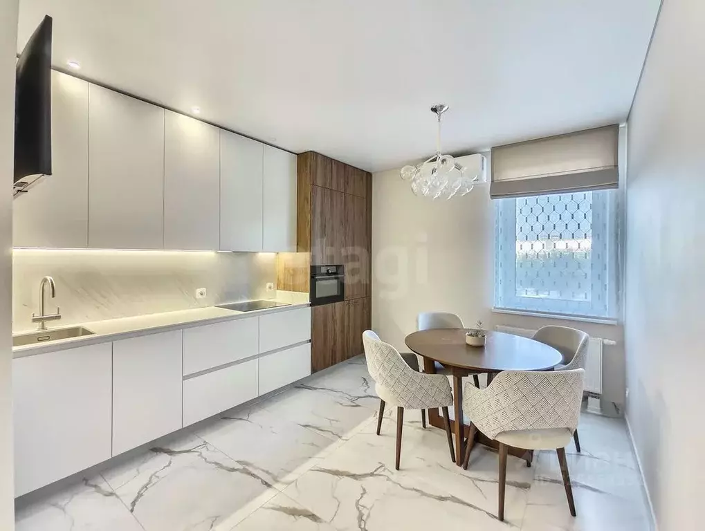 3-к кв. Тюменская область, Тюмень Новгородская ул., 3 (70.0 м) - Фото 1